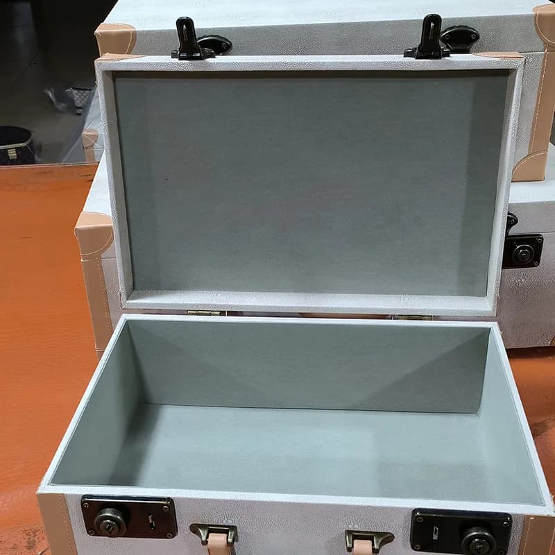 Boîte de rangement de bureau, organisateurs d'accessoires, grands bacs d'accessoires rétro à main, étuis de rangement de garde-robe, conteneurs de vêtements de luxe