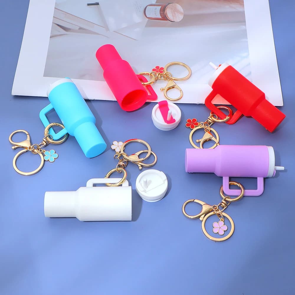 Porte-clés tasse mignon pour tasse Stanley, accessoires créatifs, Mini tasse, breloques, porte-clés pour sac à dos pour femmes, support de décoration, ornements