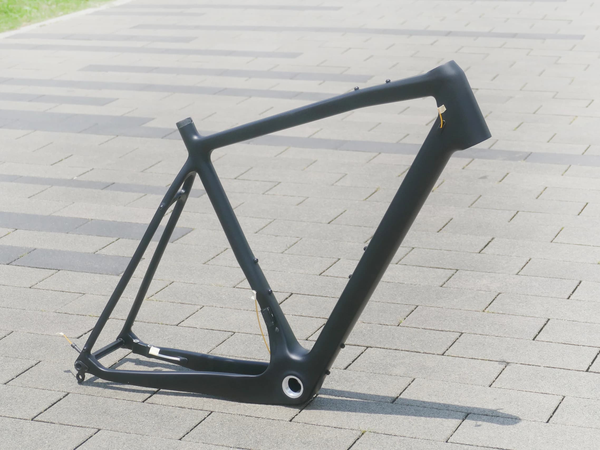 Cadre FE-02 uniquement : cadre de gravier à montage plat pour vélo de gravier mat UD entièrement en carbone
