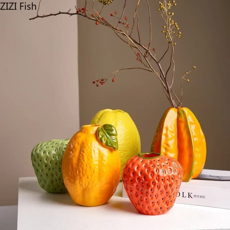 Vase de fruits colorés en résine