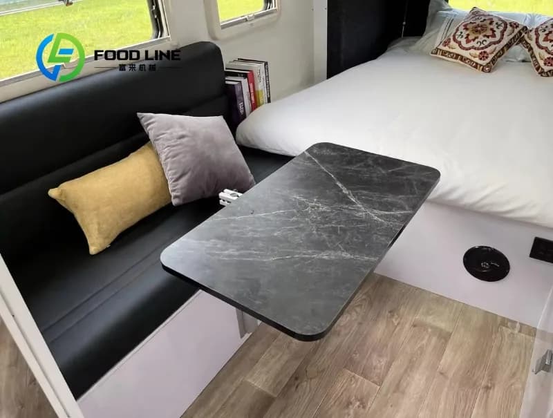 Remorque de camping pliable robuste de 15 pieds avec climatisation et panneaux solaires pour la location